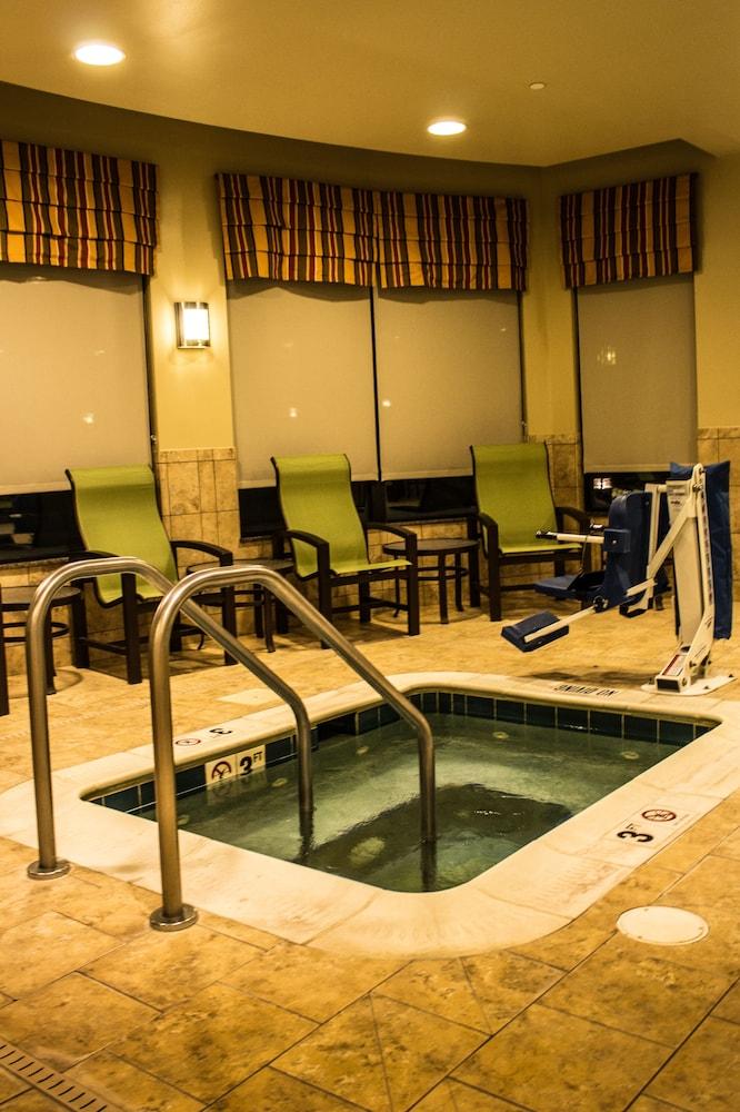 Hilton Garden Inn Pittsburgh/Cranberry Cranberry Township Exterior foto